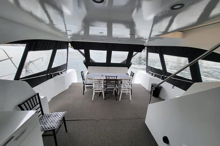 Private Luxury Yacht Tour on the Bosphorus — One-Hour Istanbul Cruise photo 4