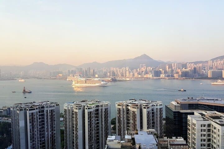Maximize a Hong Kong Layover — Private 5-Hour Highlights Tour photo 3