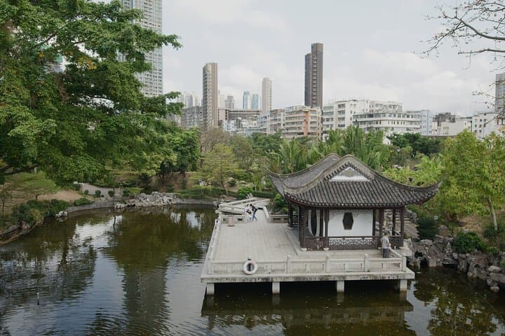 Private Hong Kong Sightseeing Tour: Victoria Peak, Aberdeen & Tsim Sha Tsui photo 1
