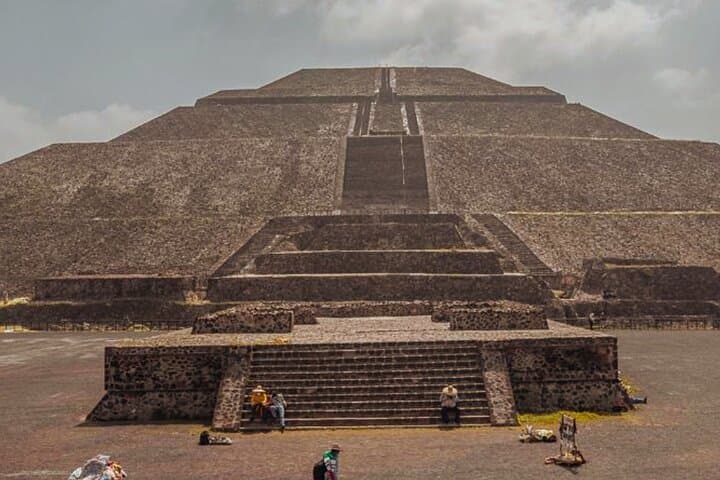 Teotihuacán Pyramids & Shaman Ceremony: Private Ancient-Energy Tour