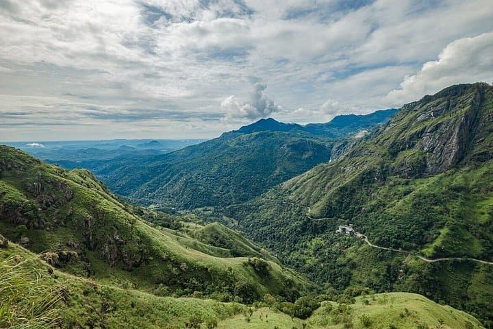 Sri Lanka Highlights: 10-Day Customizable Safari, Culture & Coast Tour photo 3