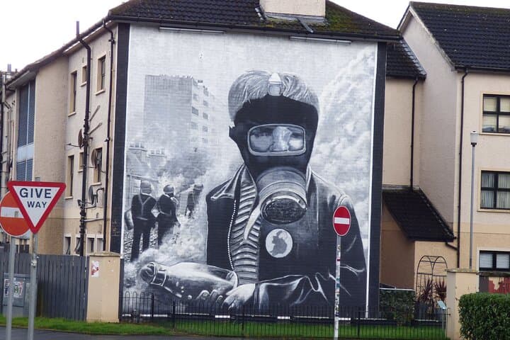 Bogside Murals & Bloody Sunday Walking Tour — Derry History Walk photo 3