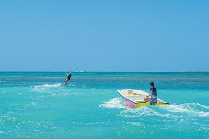 Kitesurfing Lessons in Aruba: Learn to Ride with Vela Sports at Fisherman's Huts photo 4