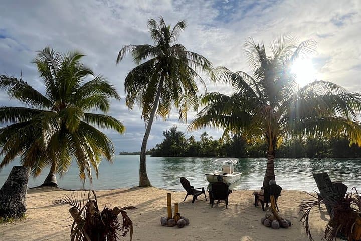 Tahaa Island Guided Boat Tour with Private Motu Lunch & Snorkeling photo 2
