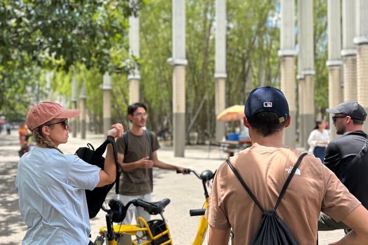 Medellín Electric Bike Tour — Centro, Laureles, Parques del Río & Comuna 13