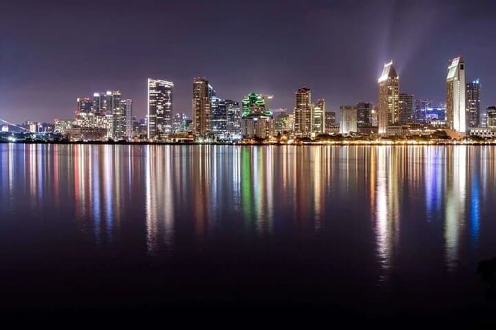 San Diego Night Skyline Cruise: Private Duffy Tour of the Bay
