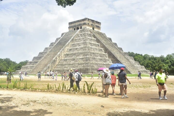 Full-Day Chichén Itzá & Cenote Swim with Valladolid from Tulum