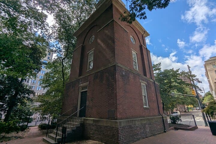 Richmond Historian Guided Tour — Capitol, Confederate Sites & Architectural Walking Tour photo 3
