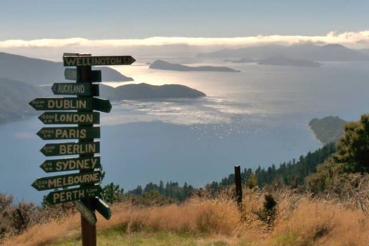 Queen Charlotte Track: Self-Guided Hike to Eatwells Lookout photo 6