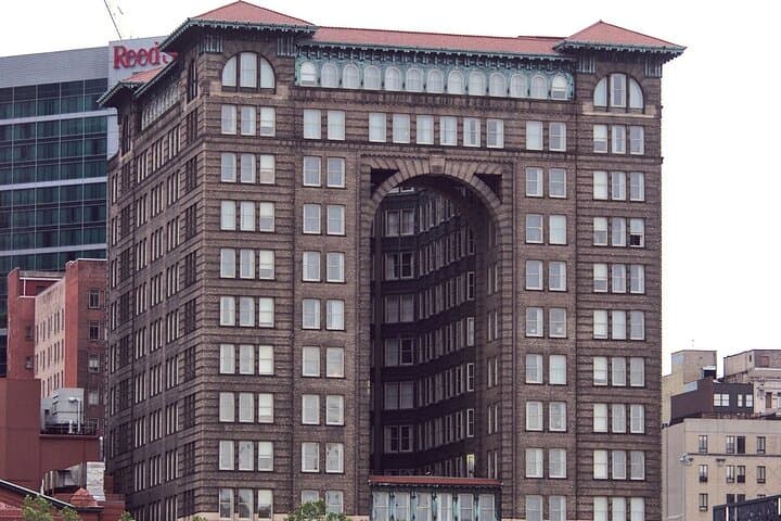 Pittsburgh Cultural District Scavenger Hunt: Self-Guided Escape Game Around Heinz Hall