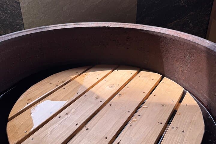 Sake and Goemonburo: Traditional Firewood Bath & Sake Tasting in Nakashibetsu, Hokkaido photo 5
