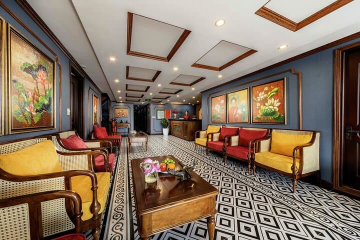 Overnight Luxury Cruise in Halong Bay: Verdure Grandeur 2D1N Experience photo 4
