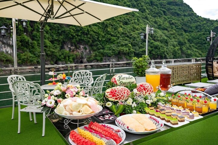 Halong Bay Luxury Day Cruise from Hanoi — Sung Sot, Titop & Kayaking photo 6