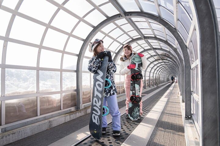 Kuju Forest Park Ski Resort Day Trip from Fukuoka — Beginner-Friendly Slopes & Shuttle photo 4