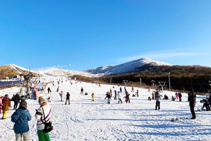 Kuju Forest Park Ski Resort Day Trip from Fukuoka — Beginner-Friendly Slopes & Shuttle photo 1