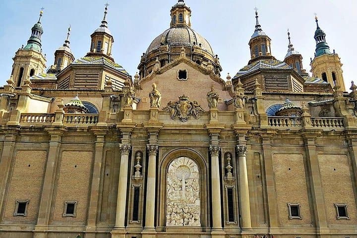 Zaragoza Full-Day Private Trip from Barcelona: Basilica, Old Town & Ebro River