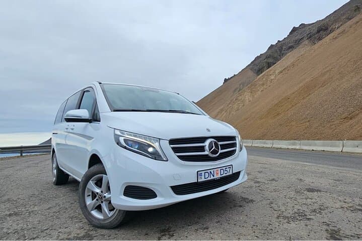 Private Golden Circle Day Tour from Reykjavik — Thingvellir, Geysir & Gullfoss photo 4