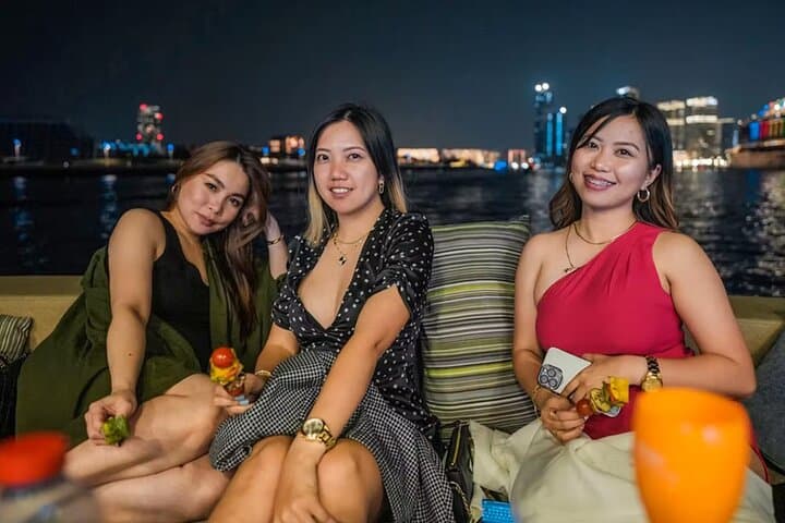 Dubai Marina Dinner Cruise: Skyline Lights & Dhow Elegance photo 3