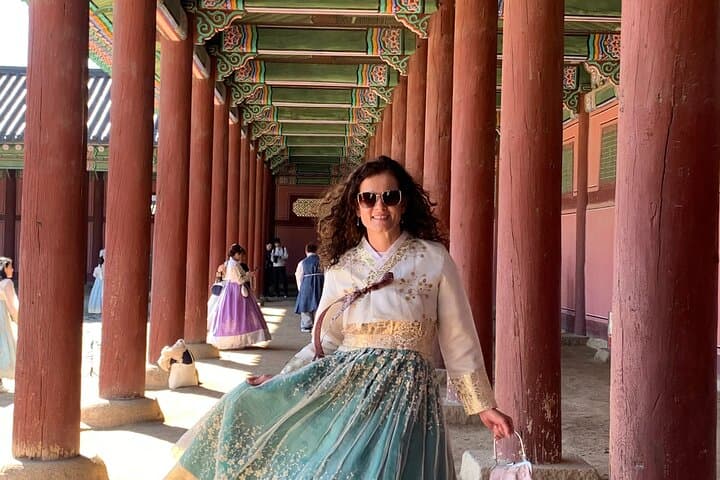 Korea Through Art: Gyeongbokgung to MMCA Seoul Walking Tour photo 1