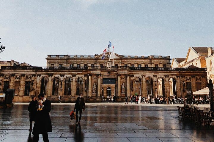 Bordeaux Historic Walking Tour — Place de la Bourse, Grosse Cloche & Saint-André