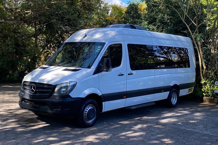 Private Driver in Costa Rica: 10-Hour Luxury Chauffeur Service photo 3