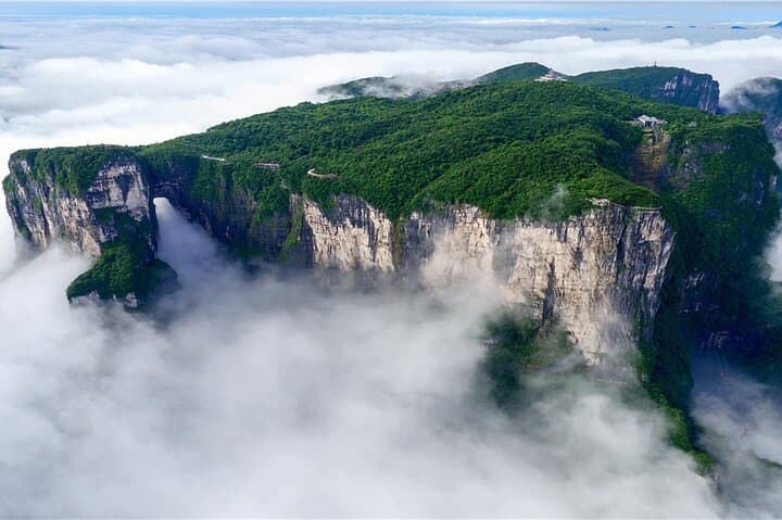 Tianmen Mountain National Forest Park: Cableway, Glass Skywalk & Heaven's Gate Guide photo 3