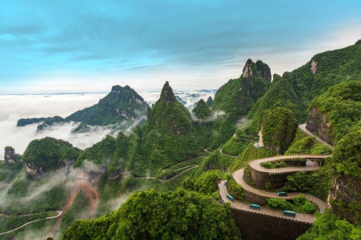 Tianmen Mountain National Forest Park: Cableway, Glass Skywalk & Heaven's Gate Guide photo 4