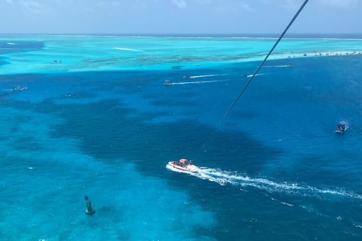 Parasailing Over San Andrés: Soar Above the Seven-Color Sea photo 2
