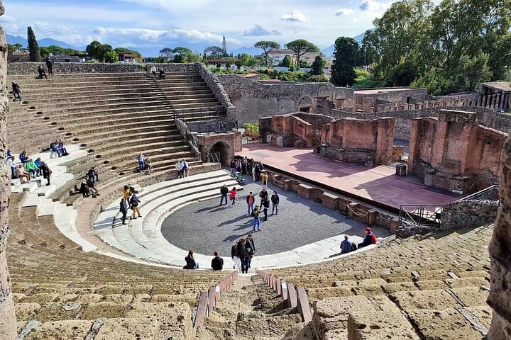 Skip-the-Line Pompeii Guided Walking Tour — Explore the Ruins in 1–2 Hours photo 2