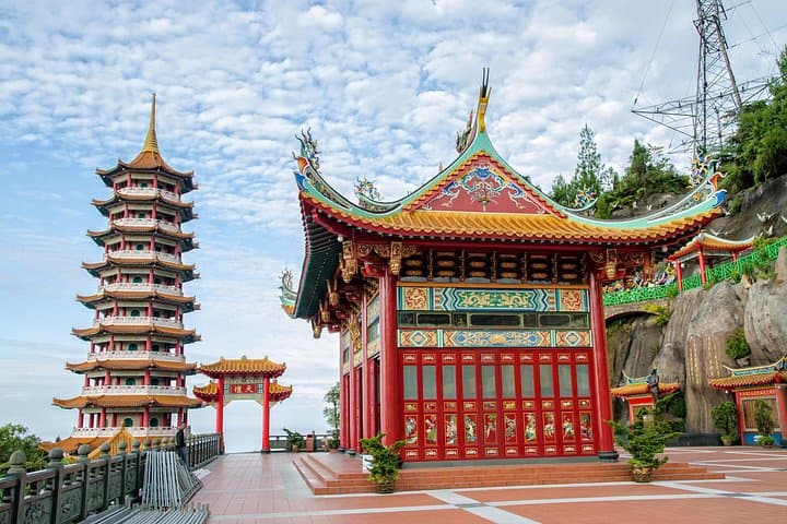 Genting Highlands Day Escape: SkyWay Cable Car, Chin Swee Temple & SkyAvenue photo 2