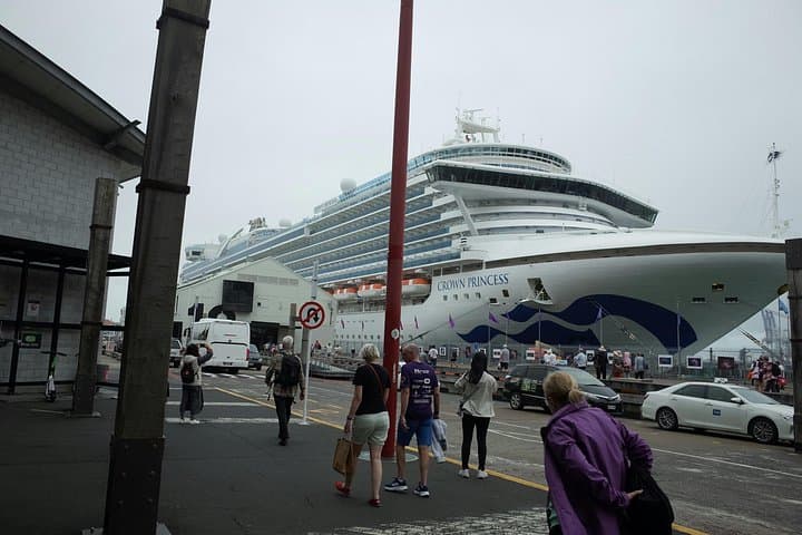 Private Transfer London to Dover Cruise Port — Direct Door-to-Ship Service photo 2