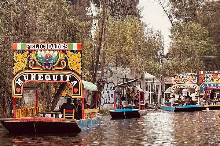 Coyoacán & Xochimilco Trajinera Private Tour — Canals, Culture and Frida’s Neighborhood photo 2