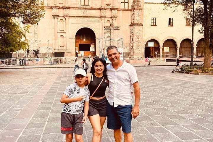 Coyoacán & Xochimilco Trajinera Private Tour — Canals, Culture and Frida’s Neighborhood photo 4