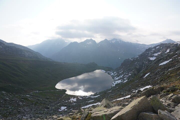 Overnight Wild Camping Hike in Central Switzerland: Alpine Lakes & High-Altitude Campsite photo 3