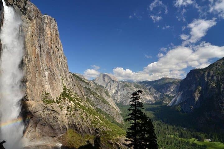 Luxury Coach Yosemite Day Tour: Tuolumne Grove, Yosemite Falls & Valley Highlights photo 2