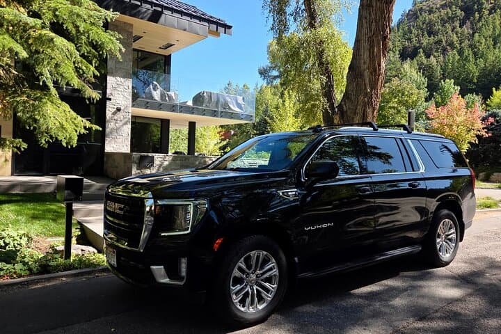 Centennial Airport Private Car Service — Denver One-Way Transfers to the City & Mountains photo 5