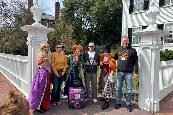 Hocus Pocus Filming Locations Walking Tour in Salem — Movie Ticket Included