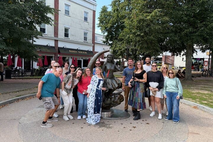 Hocus Pocus Filming Locations Walking Tour in Salem — Movie Ticket Included photo 5