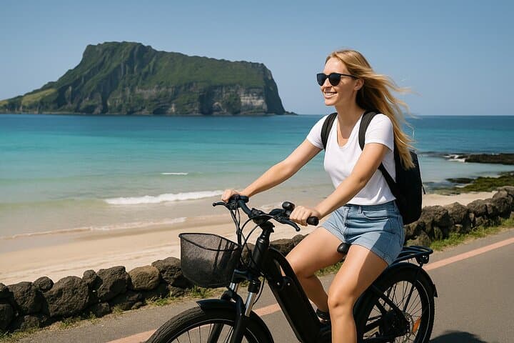 Jeju Udo Electric Bike and Seongsan Ilchulbong Private Tour — Udo Island E‑Bike and Sunrise Peak Day Trip