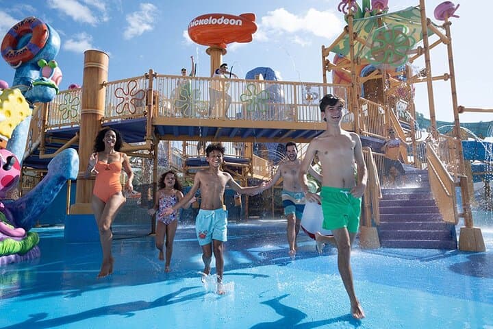 Aqua Nick Riviera Maya: Nickelodeon Water Park Family Day in Playa del Carmen