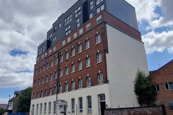 Titanic Self-Guided Audio Tour in Southampton — Holyrood Church to Dock Gate 4 photo 4