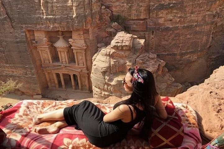 Jordan Highlights in 4 Days: Petra, Wadi Rum, Dead Sea & Jerash