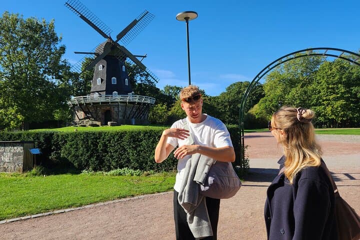 Malmo Highlights in 4 Hours: Øresund Train, Gamla Väster & Fika photo 5
