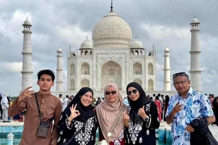 Same-Day Taj Mahal & Agra Fort Private Tour from Jaipur by Car