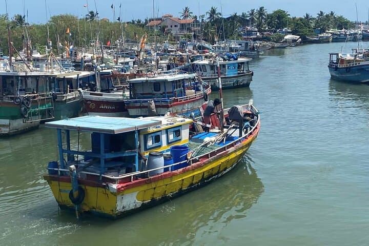 Negombo Scooty Tour: Explore the Lagoon, Fish Market & Colonial Sights photo 4