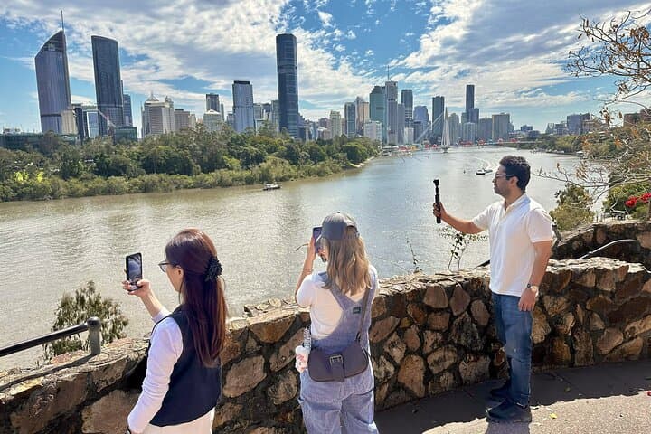 Brisbane Bus Tour: City & River Views — Top Sights & Local Stops