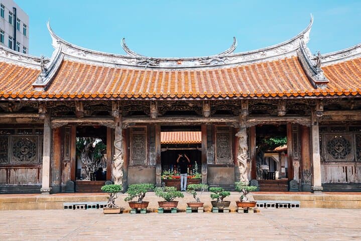 3-Day Classic Taiwan: Alishan Sunrise, Lugang Temples & Tea-Farm Trails photo 2