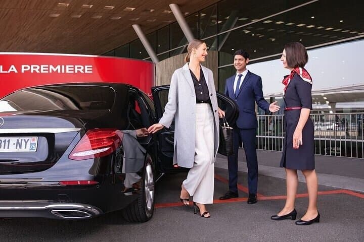 LAX Private Airport Transfer — Seamless One-Way Ride Between LAX and Los Angeles photo 6