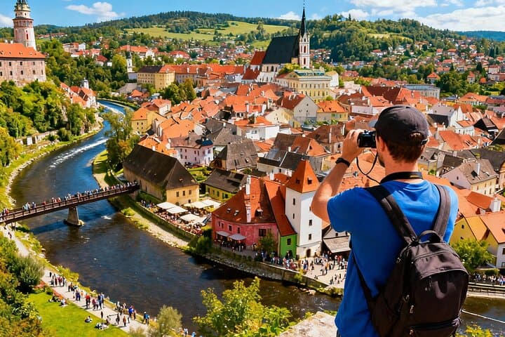 Private Day Trip to Český Krumlov from Prague: Guided UNESCO Old Town Walk photo 3