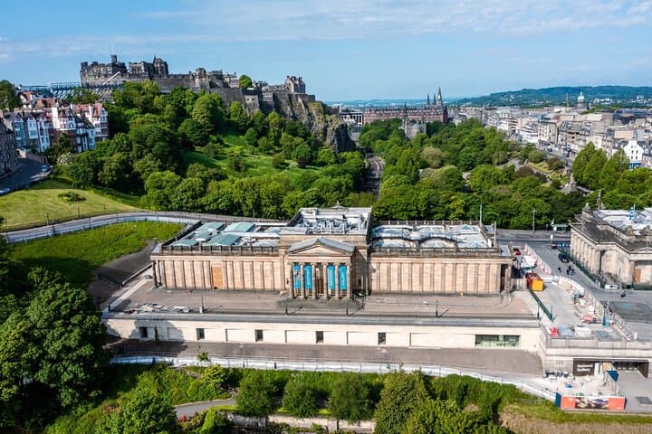 Private Tour: Scottish National Portrait Gallery & New Town Walk